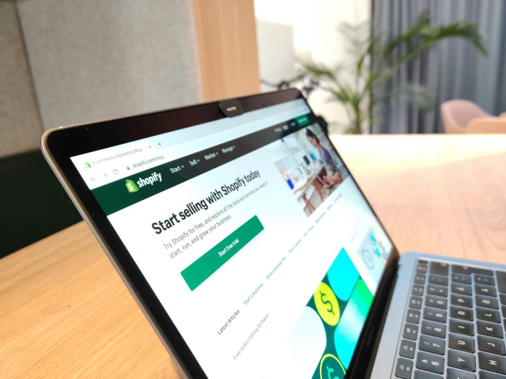 Bien choisir son logiciel crm e-commerce en 2025